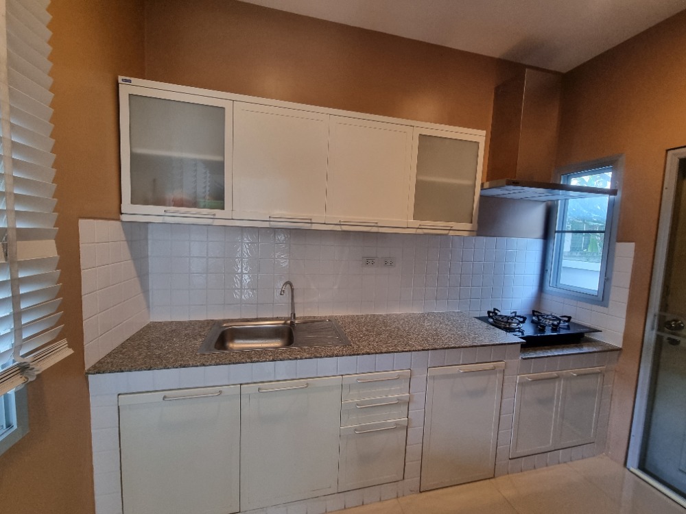 ให้เช่าบ้านพระราม 5 ราชพฤกษ์ บางกรวย : ให้เช่าบ้านเดี่ยว 2 ชั้น 3 ห้องนอน 4 ห้องน้ำ เพียง30,000บาท บ้านหลังมุม เฟอร์นิเจอร์ครบ ทำเลดี พร้อมเข้าอยู่ ใกล้ ร.ร.เด่นหล้า