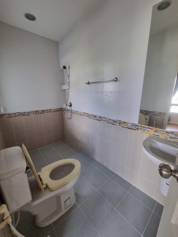 ให้เช่าบ้านพระราม 5 ราชพฤกษ์ บางกรวย : ให้เช่าบ้านเดี่ยว 2 ชั้น 3 ห้องนอน 4 ห้องน้ำ เพียง30,000บาท บ้านหลังมุม เฟอร์นิเจอร์ครบ ทำเลดี พร้อมเข้าอยู่ ใกล้ ร.ร.เด่นหล้า