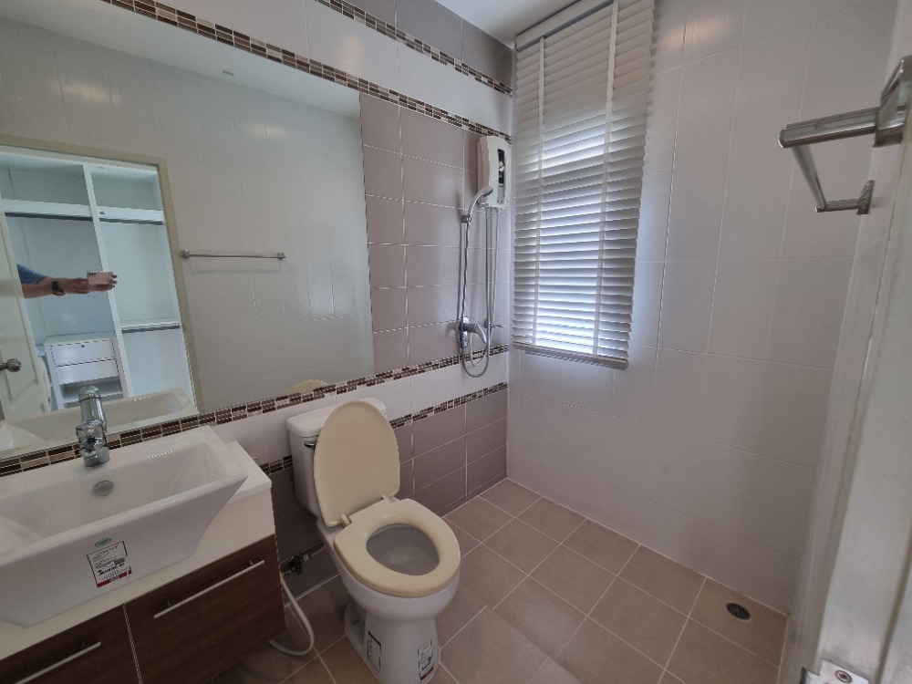 ให้เช่าบ้านพระราม 5 ราชพฤกษ์ บางกรวย : ให้เช่าบ้านเดี่ยว 2 ชั้น 3 ห้องนอน 4 ห้องน้ำ เพียง30,000บาท บ้านหลังมุม เฟอร์นิเจอร์ครบ ทำเลดี พร้อมเข้าอยู่ ใกล้ ร.ร.เด่นหล้า