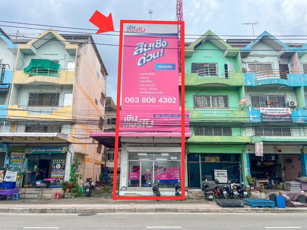 For SaleShop HouseMin Buri, Romklao : Earn Over 200,000 THB Per Year with a 6% Return—No Work Needed! For Sale: Commercial Building on Keha Romklao Road, Soi Romklao 24, with a long-term tenant for 5 years and a high renewal potential!