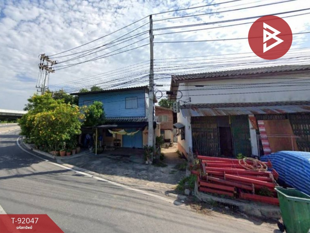 For SaleHouseNakhon Sawan : Single house for sale with empty land, area 1 ngan 9 sq m, Nong Krot, Nakhon Sawan.