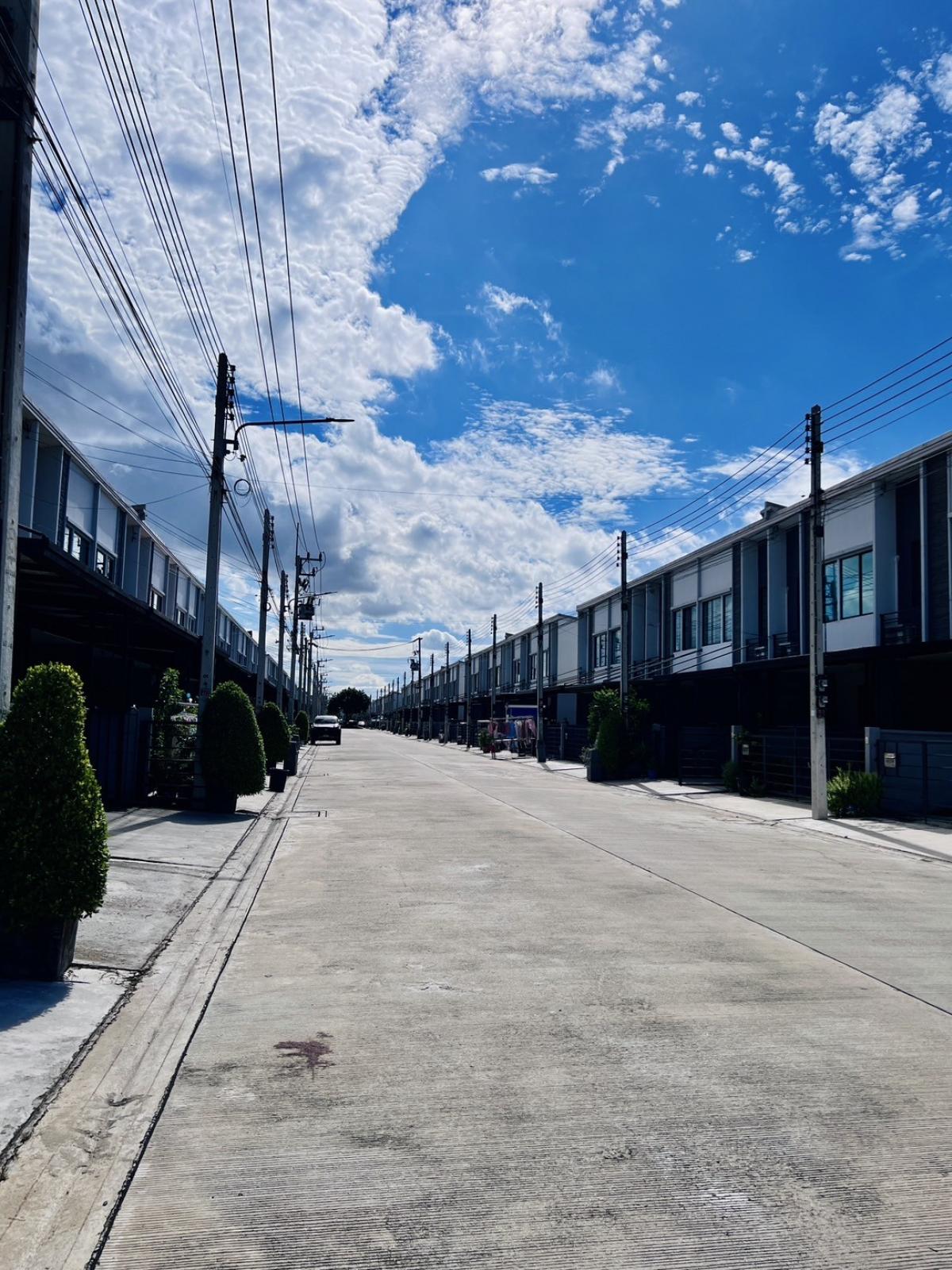 ให้เช่าทาวน์โฮมปทุมธานี รังสิต ธรรมศาสตร์ : บ้านเช่าใกล้ม.กรุงเทพ รังสิต