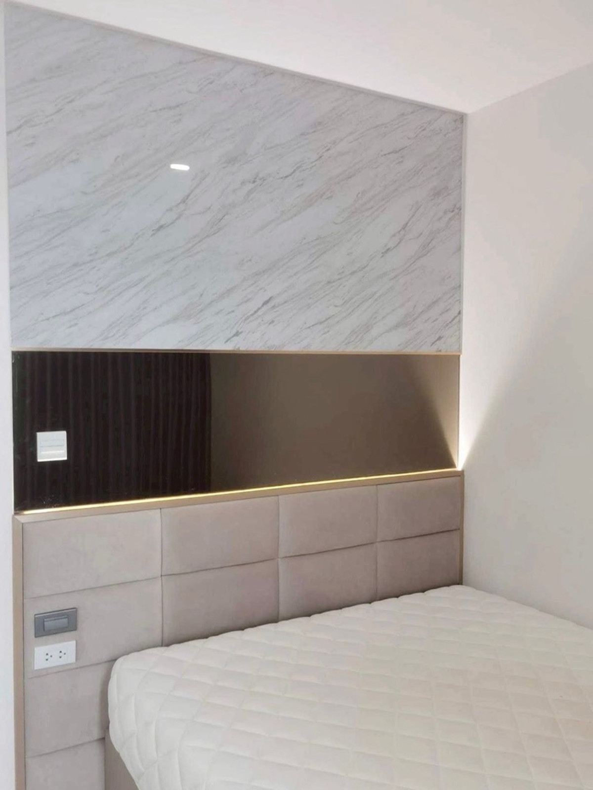 ให้เช่าคอนโดปิ่นเกล้า จรัญสนิทวงศ์ : 💙@condocurator 💙ให้เช่า The Tree Charan 30 เฟอร์นิเจอร์ครบ มีเครื่องซักผ้า [PM2104]