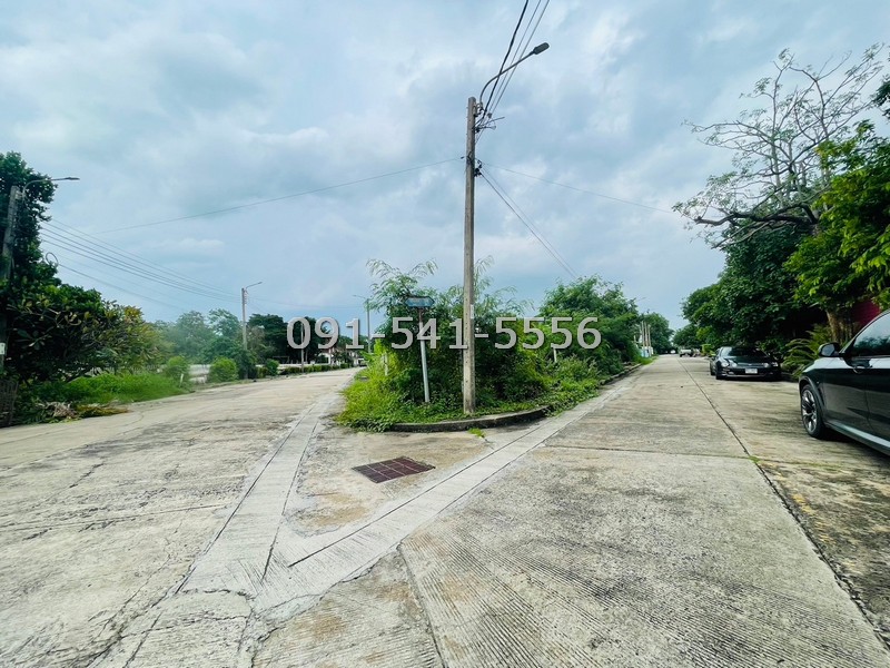 ขายที่ดินเลียบทางด่วนรามอินทรา : ขายที่ดิน 113 ตรว แปลงมุม ติดถนน 2 ด้าน ม.ปัญญาเลคโฮม นิมิตใหม่ 28 เงียบสงบ สะอาด ถนนค่อนข้างกว้าง