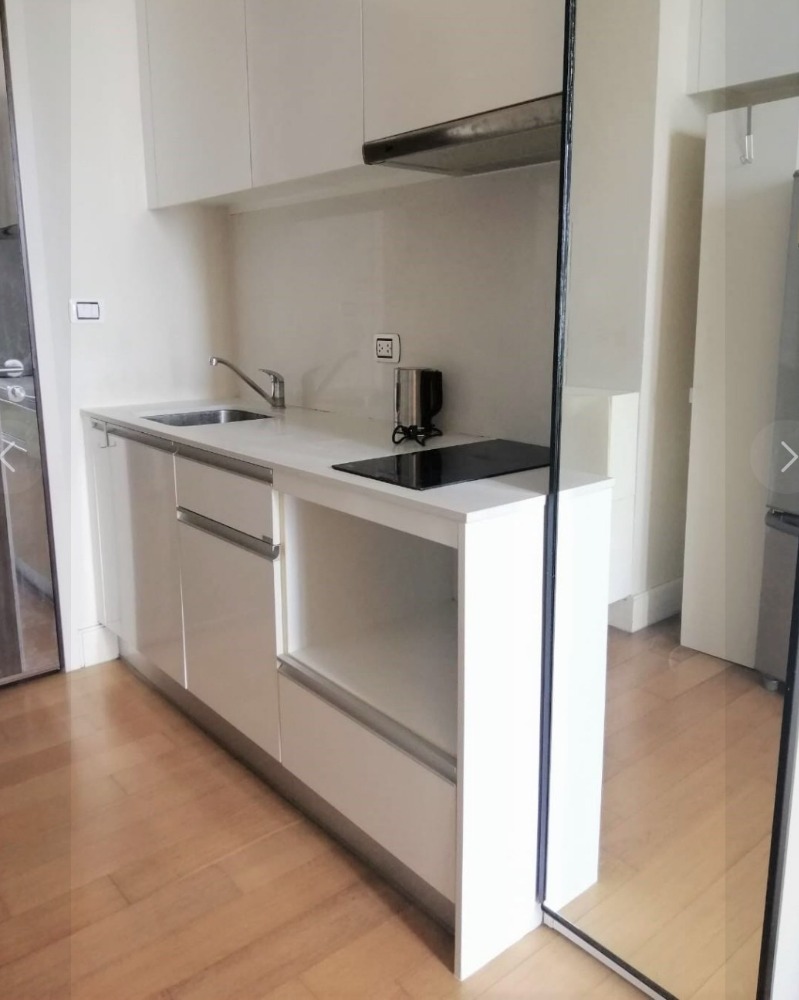 ขายคอนโดลาดพร้าว เซ็นทรัลลาดพร้าว : S-EQX101  ขายคอนโด อีควิน็อกซ์ พหล-วิภา, ชั้น 34 วิวเมือง 31.4 ตรม. 4 ล้าน 064-959-8900