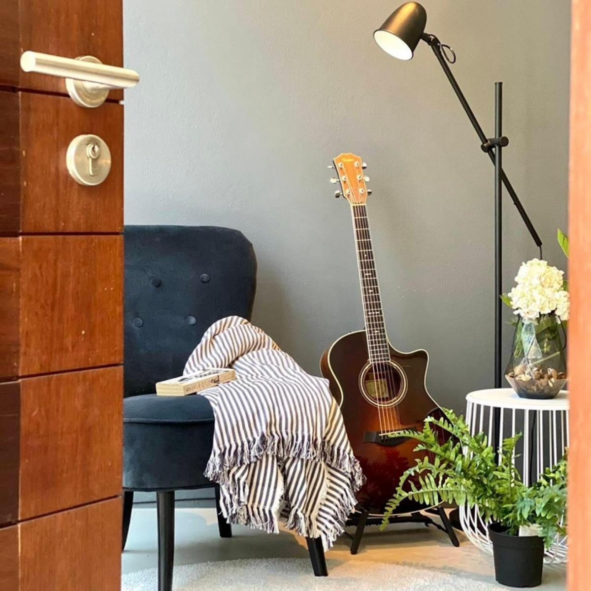 For SaleTownhomeSukhumvit, Asoke, Thonglor : 📢👇Sell with tenant til 2028
Urgent! 3-Storey Townhouse in Ekkamai. 3 Bedrooms / 3 Bathrooms 16.7MB with tenant. Attractive Yield: 6.3%