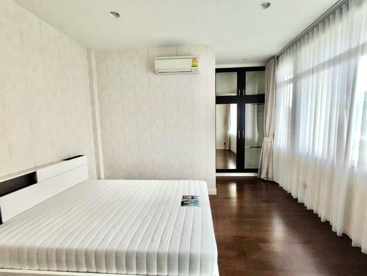 ให้เช่าบ้านพัฒนาการ ศรีนครินทร์ : ว่างพร้อมเช่า !! Detached house near Brighton international school. 4 beds 4 baths with 1 maid room. The best price and available now in #SetthasiriKrungtheekreetha