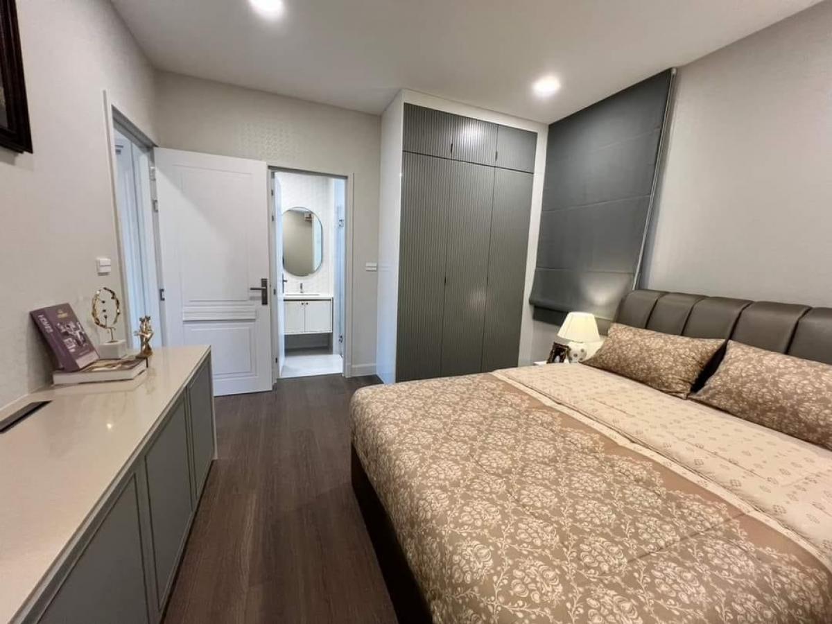 ให้เช่าบ้านพัฒนาการ ศรีนครินทร์ : 📢👇 The luxury house in good compound and security at Nantawan Rama 9 - New Krungthepkreetha,  located near Brighton International School, Wellington International School, and Suvarnabhumi Airport, fully furnished.