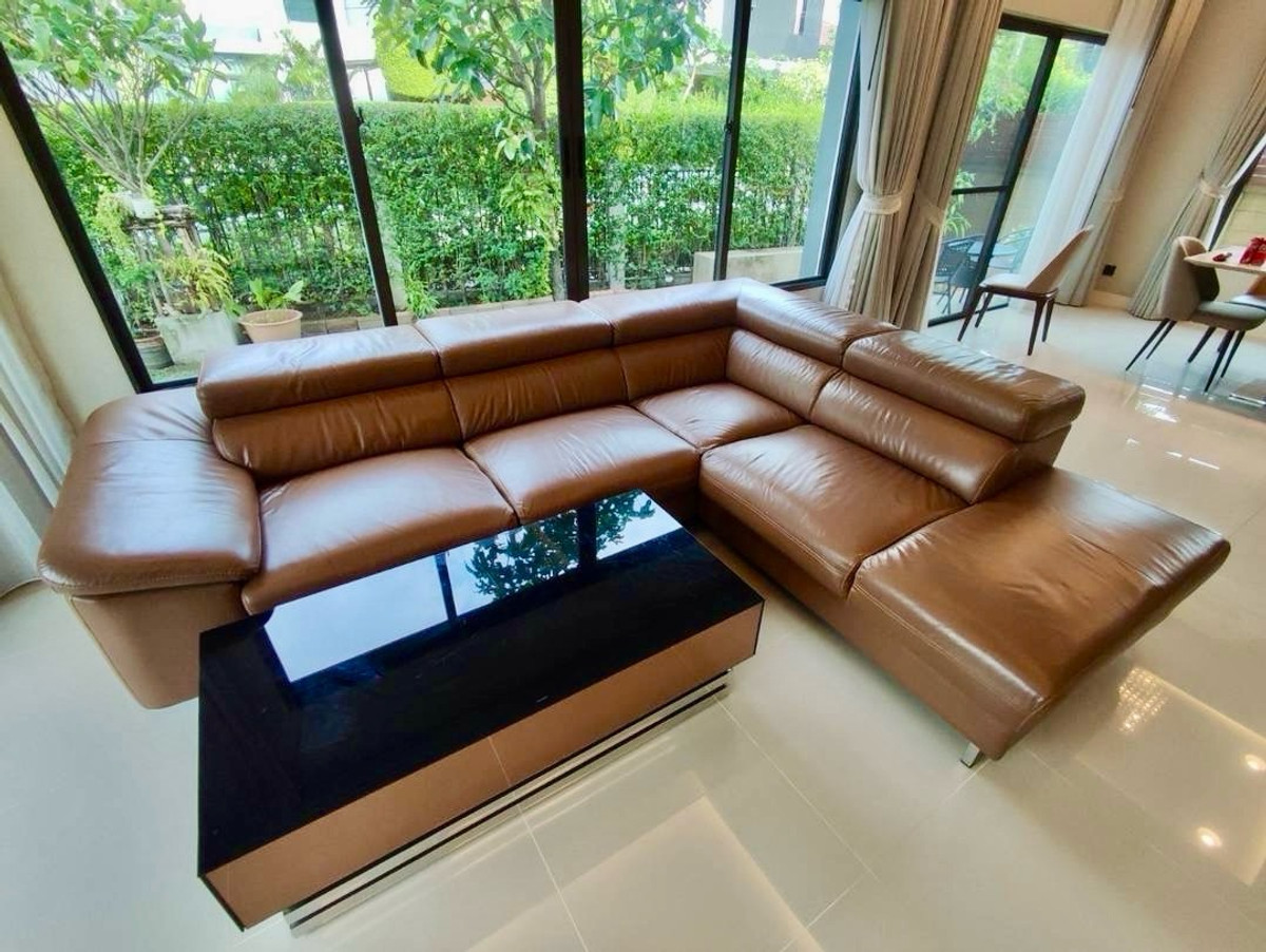 ให้เช่าบ้านพัฒนาการ ศรีนครินทร์ : ว่างพร้อมเช่า !! Detached house near Brighton international school. 4 beds 4 baths with 1 maid room. The best price and available now in #SetthasiriKrungtheekreetha