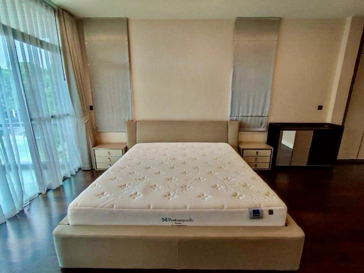 ให้เช่าบ้านพัฒนาการ ศรีนครินทร์ : ว่างพร้อมเช่า !! Detached house near Brighton international school. 4 beds 4 baths with 1 maid room. The best price and available now in #SetthasiriKrungtheekreetha