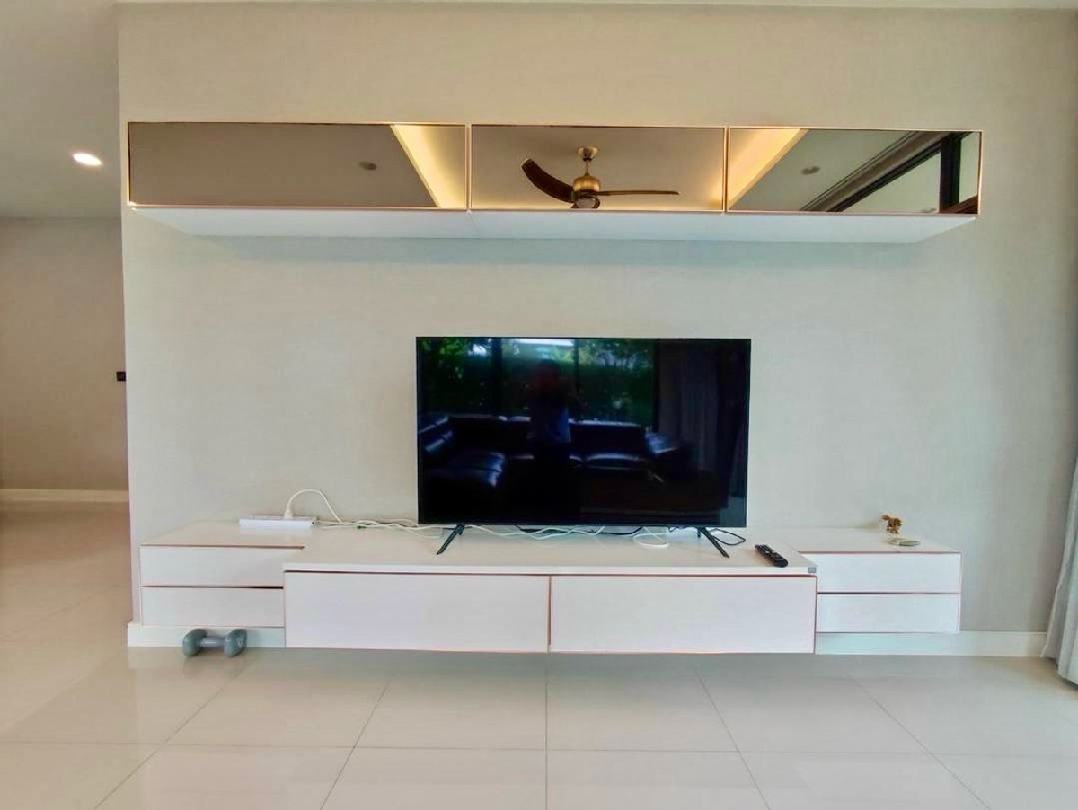 ให้เช่าบ้านพัฒนาการ ศรีนครินทร์ : ว่างพร้อมเช่า !! Detached house near Brighton international school. 4 beds 4 baths with 1 maid room. The best price and available now in #SetthasiriKrungtheekreetha