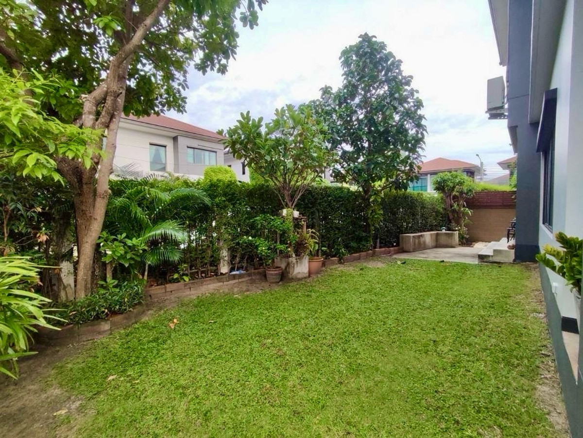 ให้เช่าบ้านพัฒนาการ ศรีนครินทร์ : ว่างพร้อมเช่า !! Detached house near Brighton international school. 4 beds 4 baths with 1 maid room. The best price and available now in #SetthasiriKrungtheekreetha