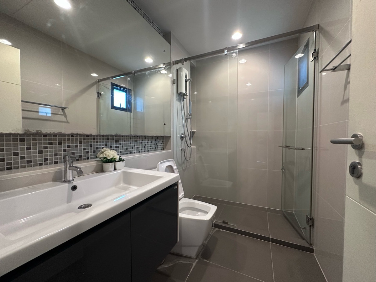 ให้เช่าบ้านพัฒนาการ ศรีนครินทร์ : ว่างพร้อมเช่า !! Detached house near Brighton international school. 4 beds 4 baths with 1 maid room. The best price and available now in #SetthasiriKrungtheekreetha