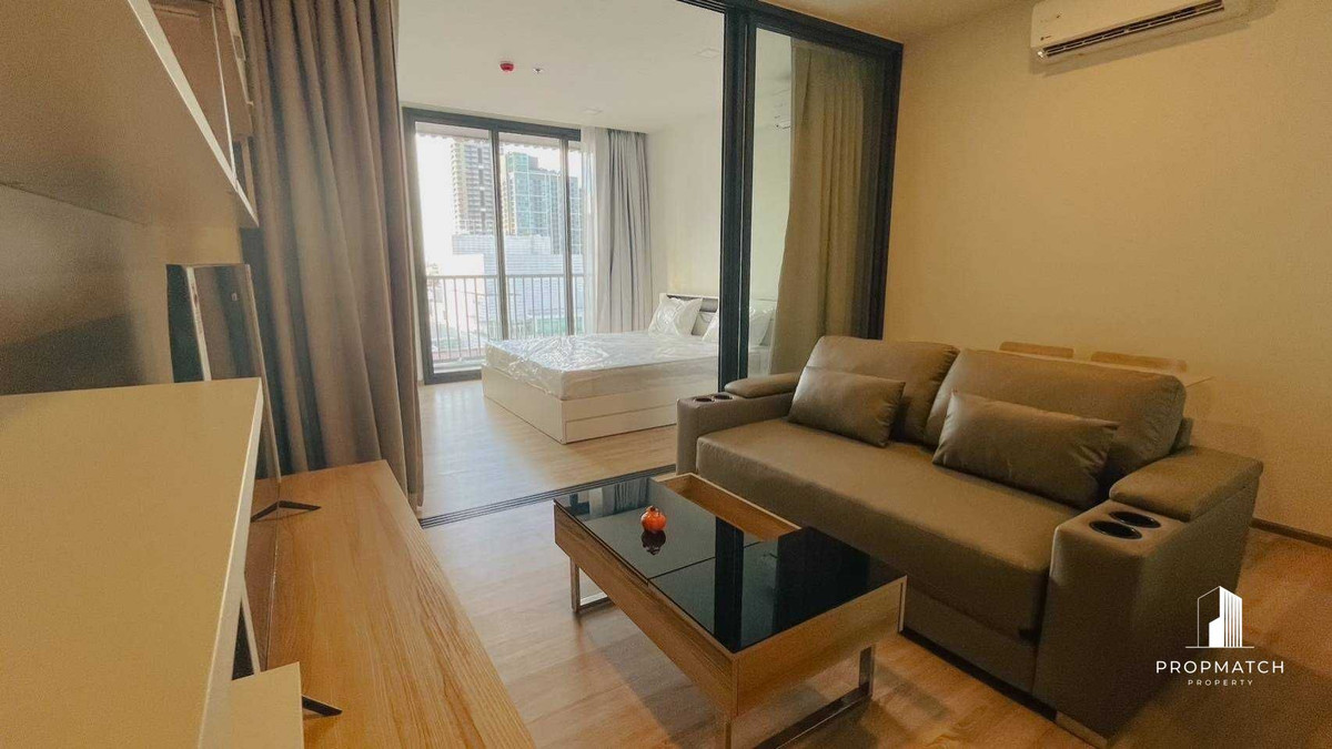 For RentCondoRatchathewi,Phayathai : The dream sample room XT Phayathai only 21,000 33 sqm, beautifully decorated, as advertised, near MRT Phayathai 500 m. Hurry and book. If interested, you can make an appointment to see the room. Kaem 064-6696546 (add this number on Line)