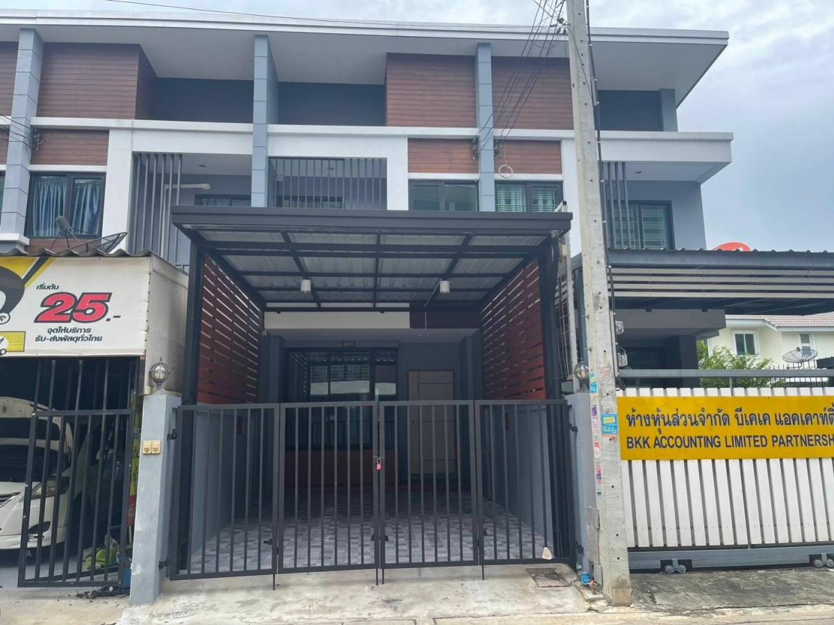 ขายทาวน์โฮมวิภาวดี ดอนเมือง หลักสี่ : ทาวน์เฮ้าส์ 2 ชั้น  บ้านพหลโยธิน 54/1 บางเขน สายไหม ดอนเมือง วัชรพล  ตลาดวงศกร รามอินทรา ลำลูกกา พหลโยธิน สะพานใหม่ ลำลูกกา วิภาวดีรังสิต ฟิวเจอร์พาร์ค รังสิต คลองสามวา คูคต ลาดสวาย ออเงิน คลองถนน สุขาภิบาล5 จตุโชติ เพิ่มสิน เลียบคลองสอง สีกัน