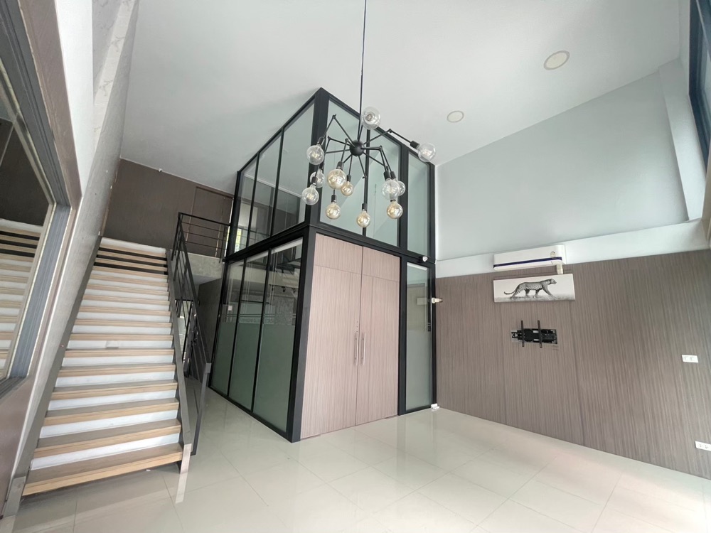 For SaleTownhomeKaset Nawamin,Ladplakao : For sale: Nirvana@Work Lat Phrao-Kaset Nawamin 15.5 MB. Interested, contact 098-2491797 Lee.