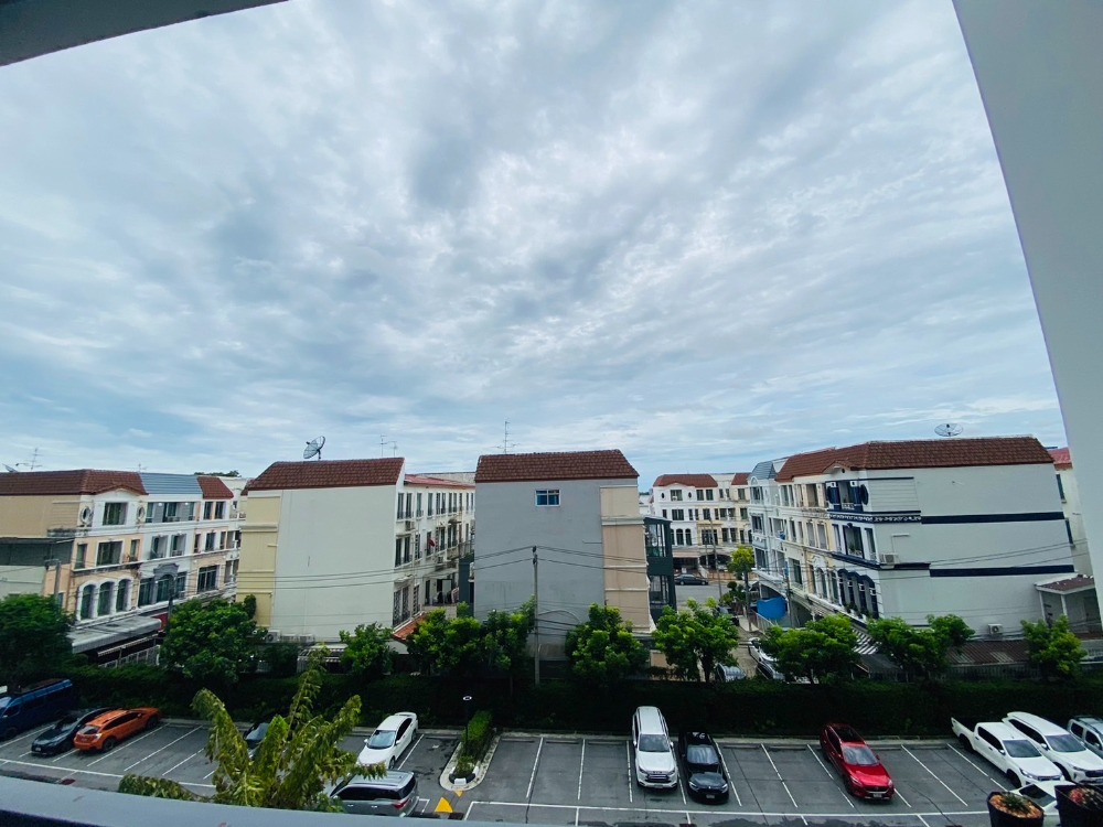 For SaleCondoPattanakan, Srinakarin : 🌱 For sale The Parkland srinakarin (The Parkland Srinakarin) 🛏️ 1 bedroom 🛁 1 bathroom 🛋️ 1 living room, size 40 sq m., Building A, 4th floor ✨ Price 1,750,000 baht ✨