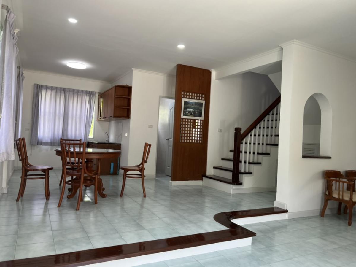 For SaleHouseRathburana, Suksawat : Reduced price to 4.69 million baht. The owner intends to renovate and move in. The neighbors are lovely, peaceful, private, suitable for couples who have just started a family. 2-storey single house, 3 bedrooms, 2 bathrooms, 2 parking spaces, 70 sq m., Ma