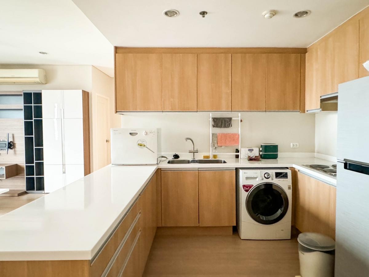 For SaleCondoRama9, Petchburi, RCA : Luxury in Asoke! 2 bedrooms with a spacious view for sale at 14 million. Villa Asoke near BTS/MRT Petchburi, convenient for all travel!