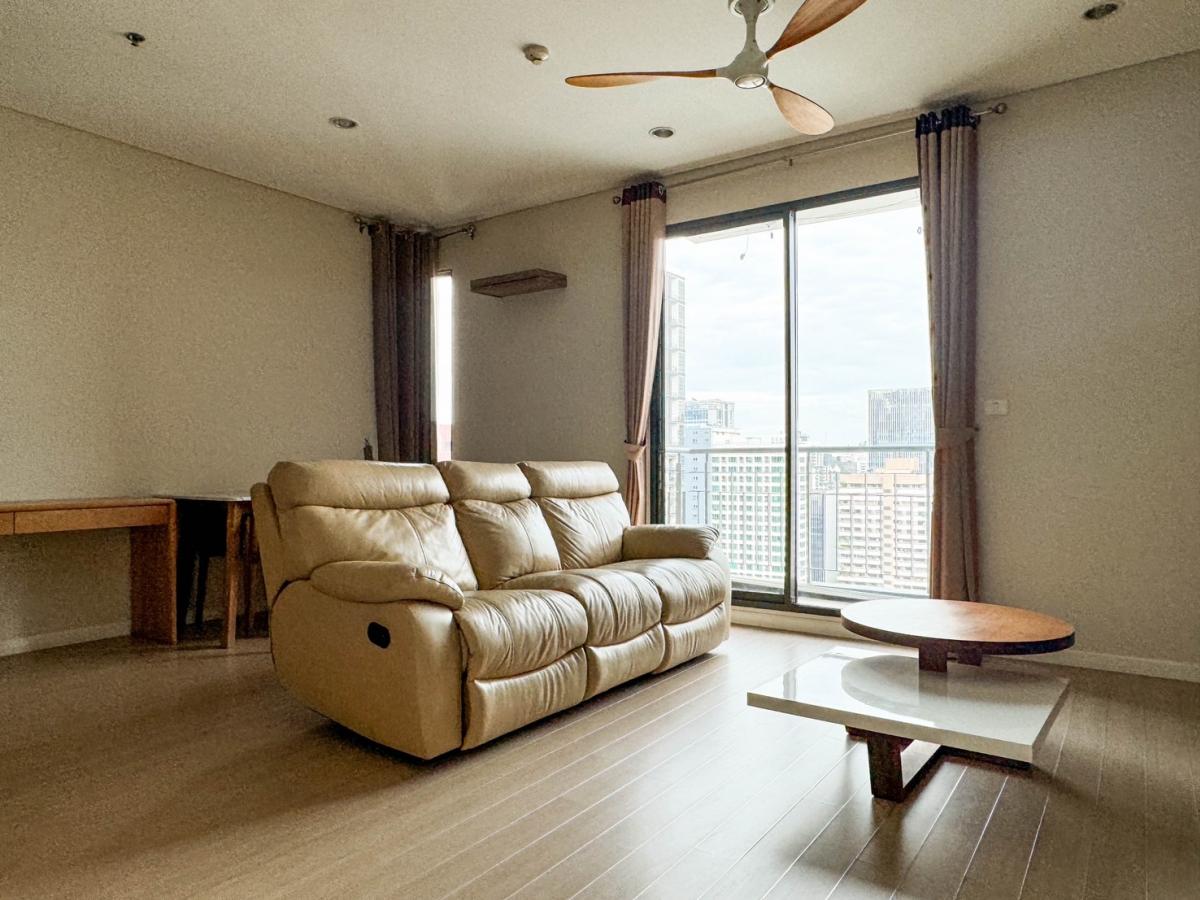 For SaleCondoRama9, Petchburi, RCA : Luxury in Asoke! 2 bedrooms with a spacious view for sale at 14 million. Villa Asoke near BTS/MRT Petchburi, convenient for all travel!