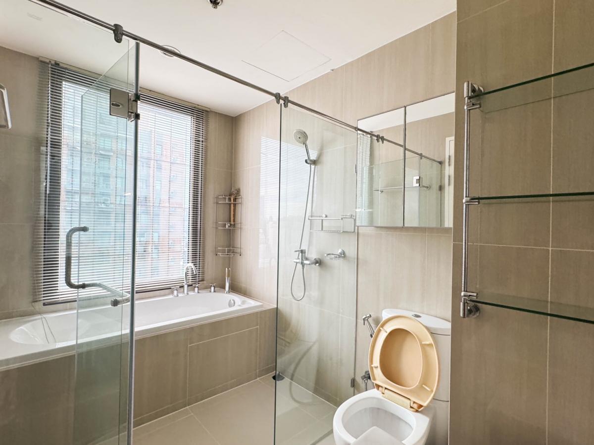 For SaleCondoRama9, Petchburi, RCA : Luxury in Asoke! 2 bedrooms with a spacious view for sale at 14 million. Villa Asoke near BTS/MRT Petchburi, convenient for all travel!