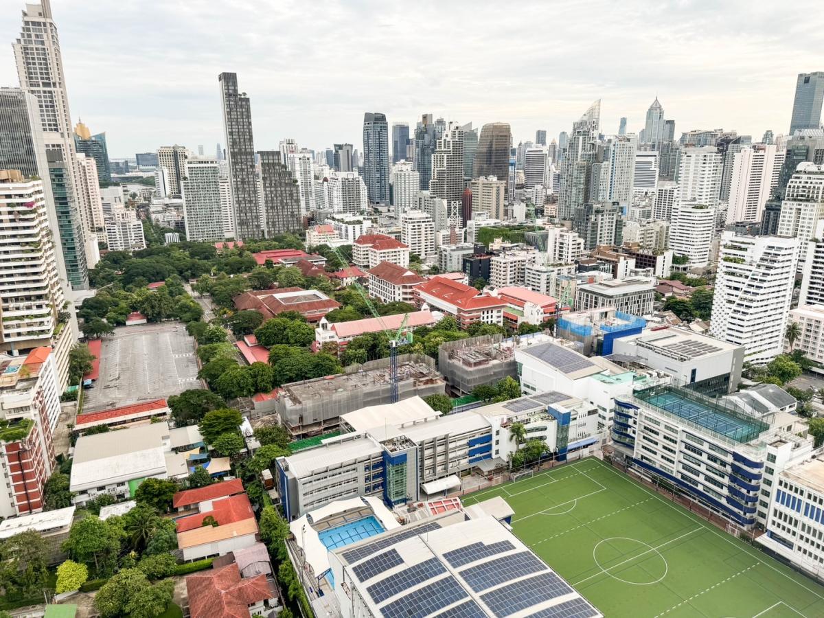 For SaleCondoRama9, Petchburi, RCA : Luxury in Asoke! 2 bedrooms with a spacious view for sale at 14 million. Villa Asoke near BTS/MRT Petchburi, convenient for all travel!