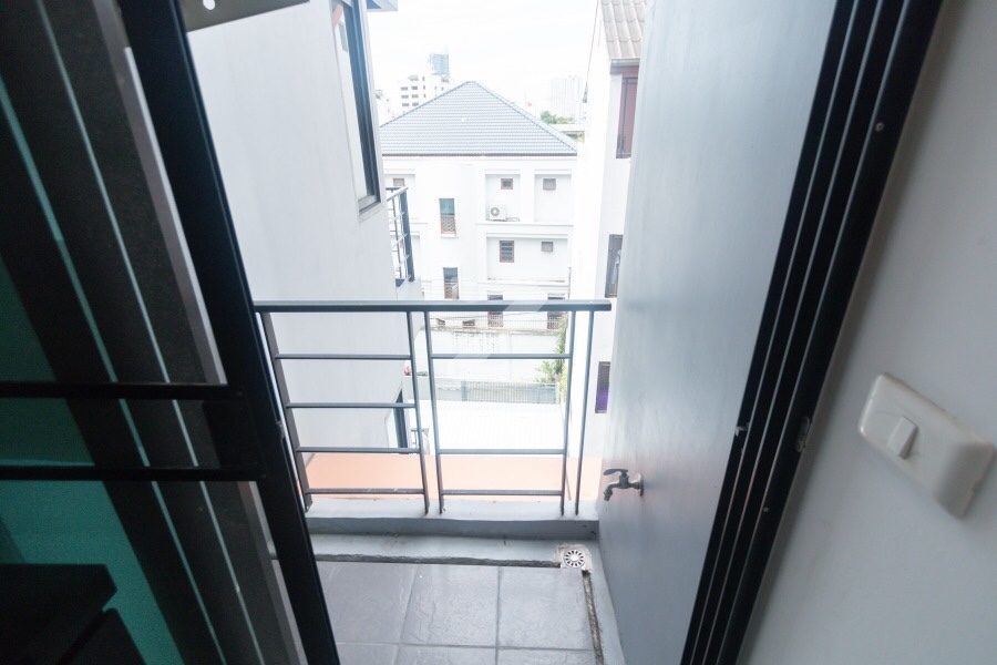 For RentCondoWongwianyai, Charoennakor : OMG2850  < Available 19-Feb-25 > Cheap 2 Bedroom unit  [ Bangkok Feliz Sathon - Taksin ] for RENT