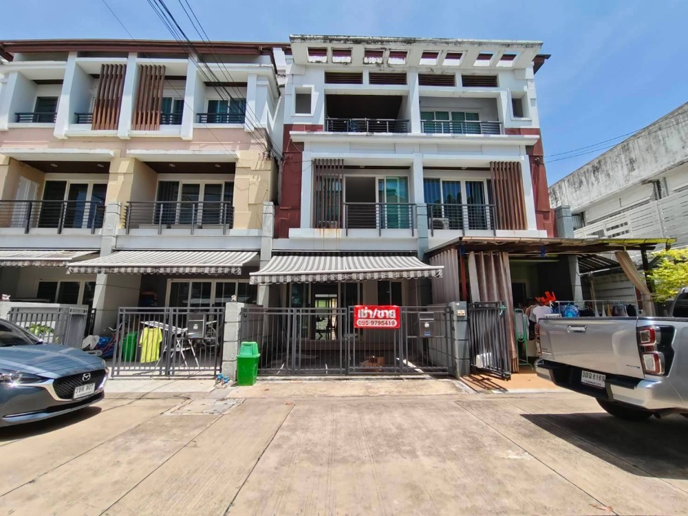 For SaleTownhomeYothinpattana,CDC : For sale: 3-storey townhouse, 20 sq m, Urbanion Rama 9, Lat Phrao