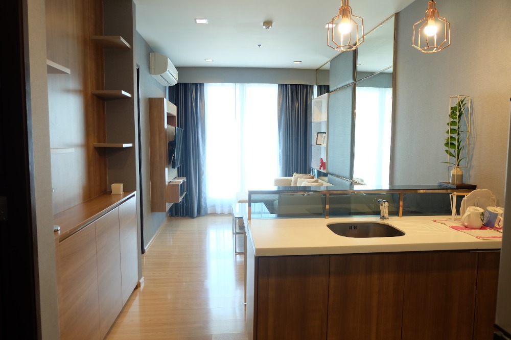 ให้เช่าคอนโดสาทร นราธิวาส : ริทึ่ม สาทร! พร้อมให้เช่า! 1 ห้องนอน 1 ห้องน้ำ 45 sq.m. วิวดี เดินทางสะดวก