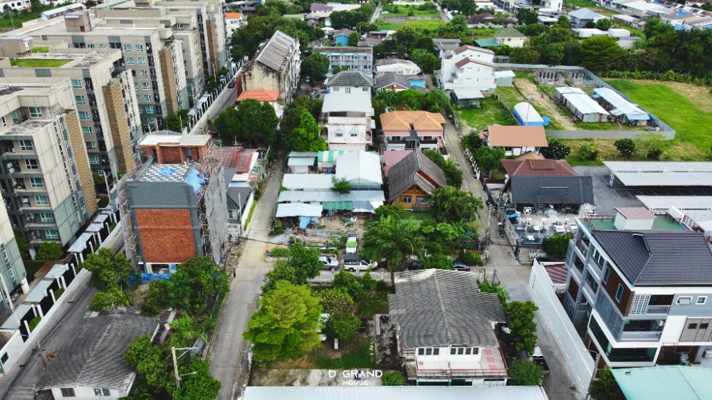 ขายที่ดินอ่อนนุช อุดมสุข : ที่ดินพร้อมสิ่งปลูกสร้าง ในซอยสุขุมวิท 𝟵𝟳/𝟭 พื้นที่กว้างขวาง ทำเลดี ใกล้รถไฟฟ้าสถานีบางจากเพียง 𝟴𝟬𝟬 เมตร