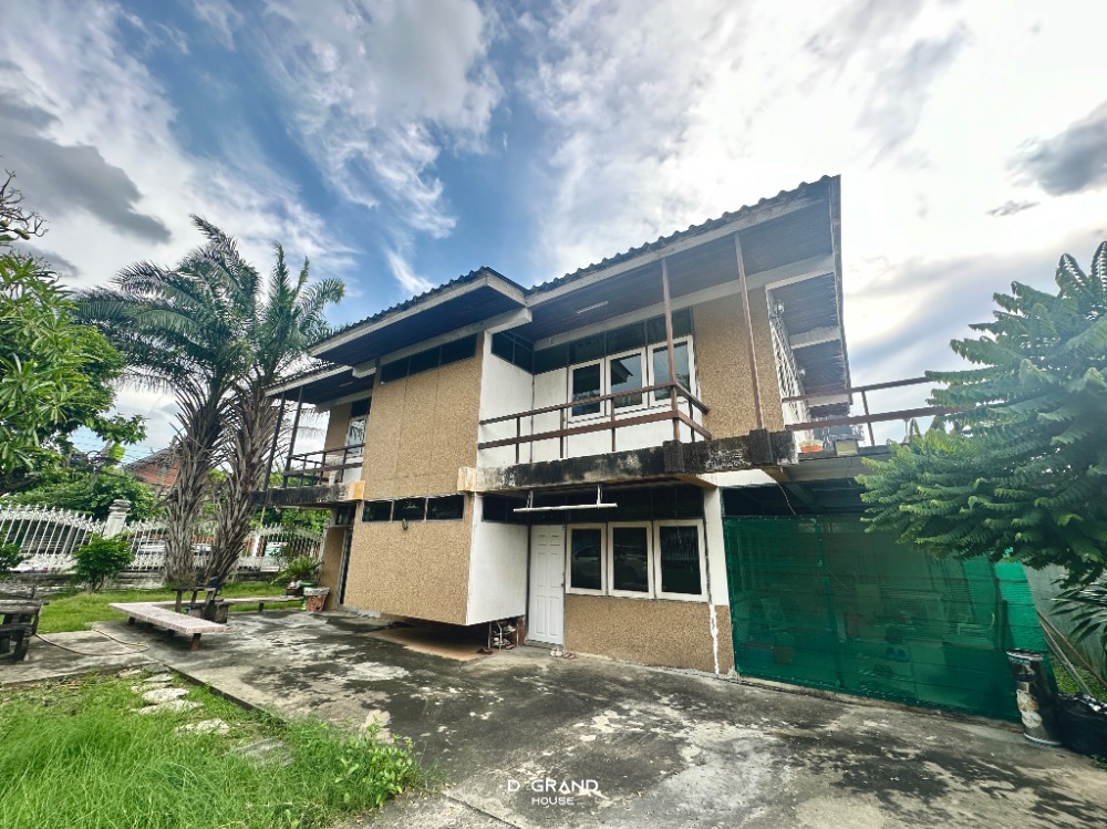 ขายที่ดินอ่อนนุช อุดมสุข : ที่ดินพร้อมสิ่งปลูกสร้าง ในซอยสุขุมวิท 𝟵𝟳/𝟭 พื้นที่กว้างขวาง ทำเลดี ใกล้รถไฟฟ้าสถานีบางจากเพียง 𝟴𝟬𝟬 เมตร