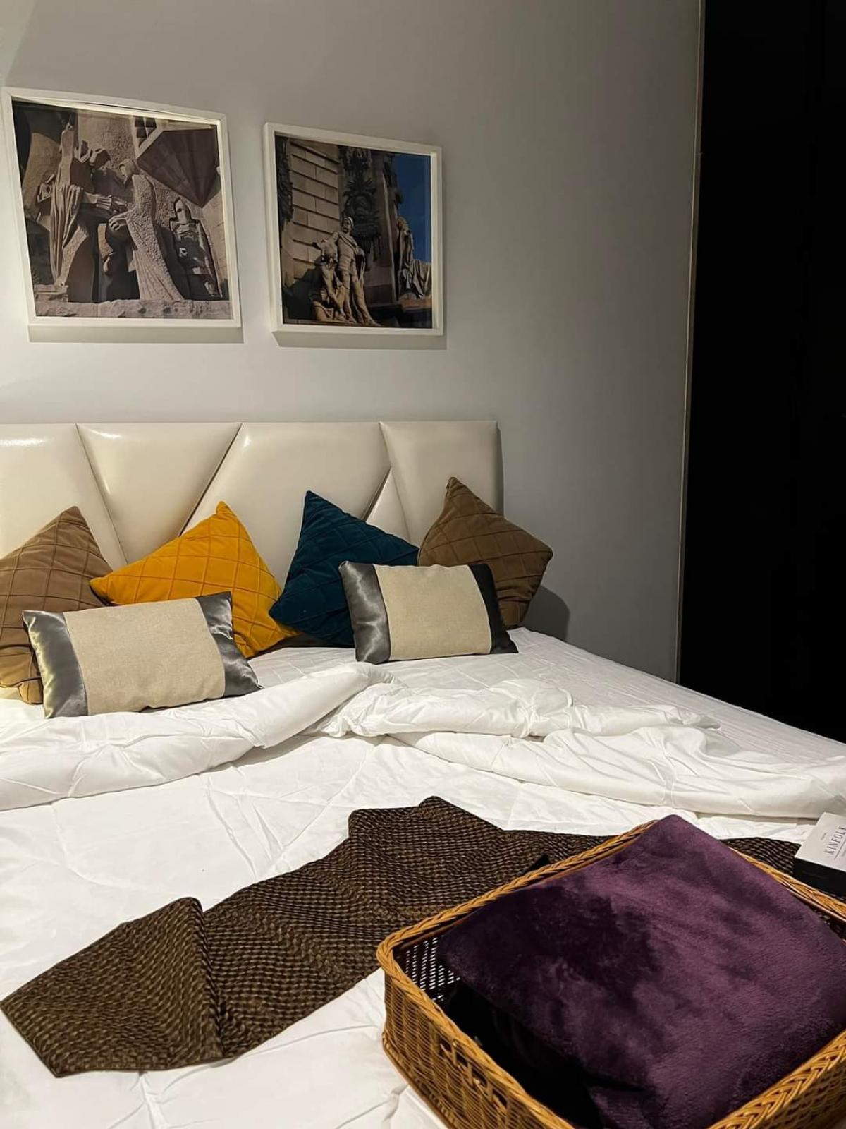 For RentCondoRama9, Petchburi, RCA : 🔥🔥👑Urgent!!👑LUXURY 👑🏆Beautifully decorated room🌟The Line Asoke-rachada 👑1 BED 35 sq m. Ready to move in🌊🌟LINE: miragecondo Kim 0842914701, 0840308188