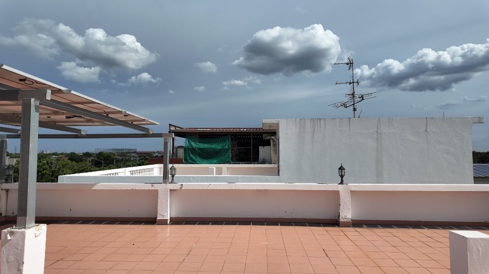 For SaleShop HousePhutthamonthon, Salaya : For sale: 3 and a half storey commercial building, Phutthamonthon Sai 3, size 86.7 sq m.