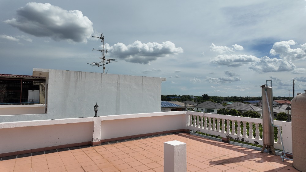 For SaleShop HousePhutthamonthon, Salaya : For sale: 3 and a half storey commercial building, Phutthamonthon Sai 3, size 86.7 sq m.