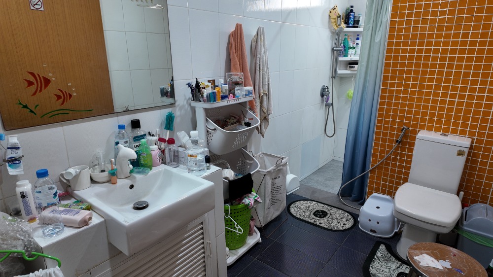 For SaleShop HousePhutthamonthon, Salaya : For sale: 3 and a half storey commercial building, Phutthamonthon Sai 3, size 86.7 sq m.