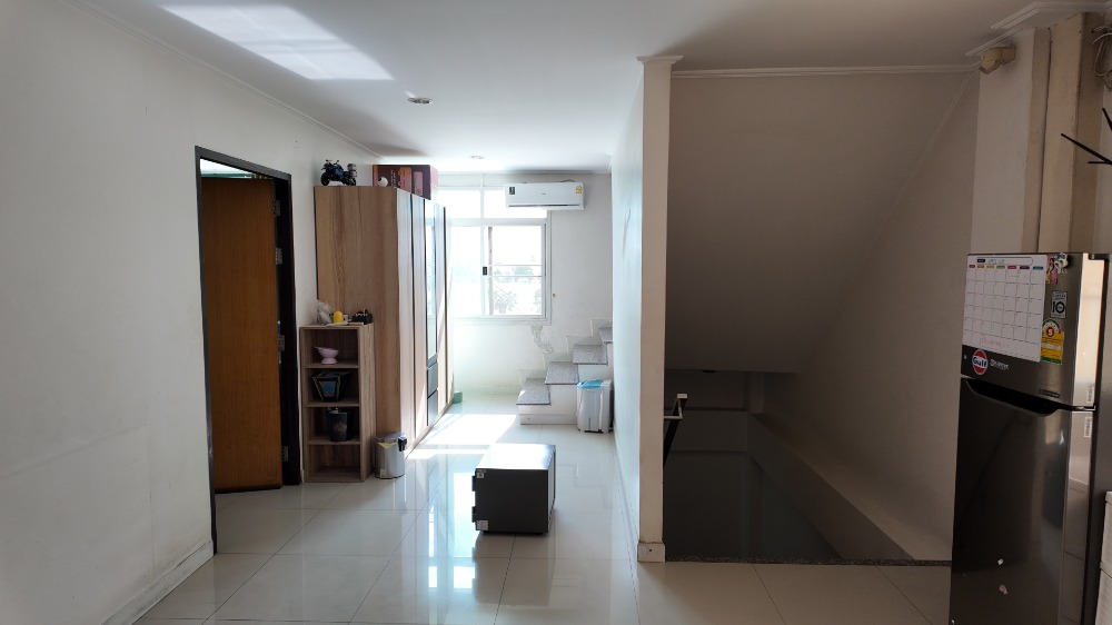 For SaleShop HousePhutthamonthon, Salaya : For sale: 3 and a half storey commercial building, Phutthamonthon Sai 3, size 86.7 sq m.