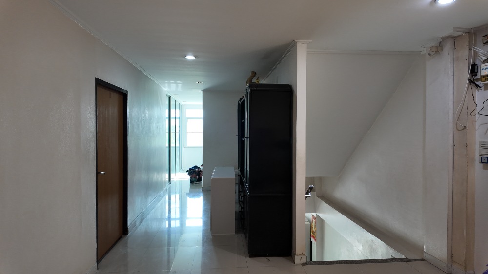 For SaleShop HousePhutthamonthon, Salaya : For sale: 3 and a half storey commercial building, Phutthamonthon Sai 3, size 86.7 sq m.