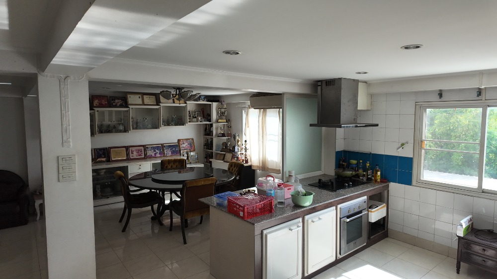 For SaleShop HousePhutthamonthon, Salaya : For sale: 3 and a half storey commercial building, Phutthamonthon Sai 3, size 86.7 sq m.