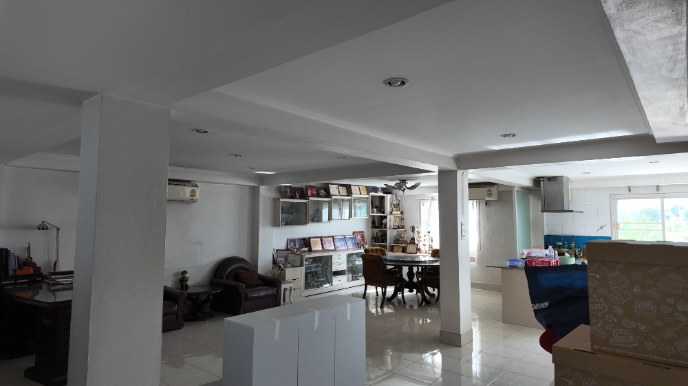 For SaleShop HousePhutthamonthon, Salaya : For sale: 3 and a half storey commercial building, Phutthamonthon Sai 3, size 86.7 sq m.