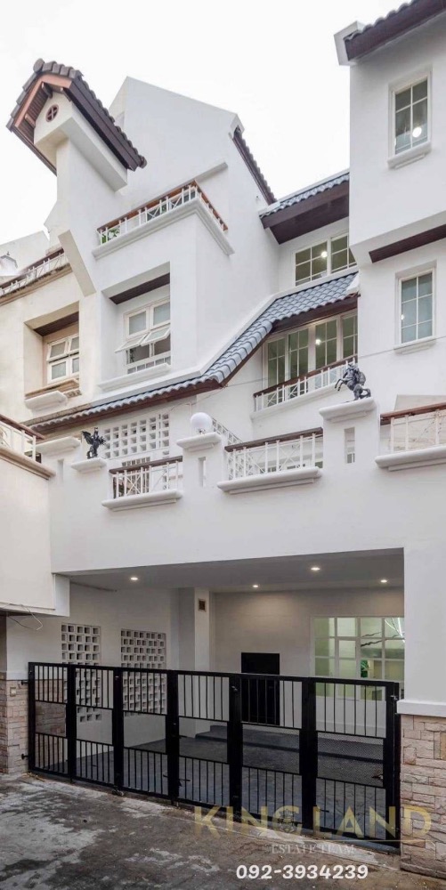 For RentTownhomeRatchadapisek, Huaikwang, Suttisan : Modern luxury villa for rent, ready to move in, 6 bedrooms, 6 bathrooms, furnished, prime location near Ratchada, Huai Khwang 10-15 to Asoke, RCA. Near MRT / BTS, rental price 225,000 baht / month #Pets allowed