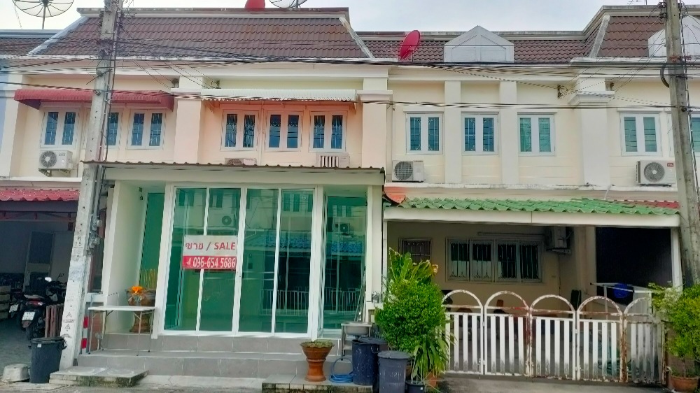 ขายทาวน์โฮมลาดกระบัง สุวรรณภูมิ : [[ขาย]]ทาวน์เฮ้าส์ 2 ชั้น ใกล้สวนหลวงร.9 ทาวน์เฮ้าส์ ดิ เอ็กซ์คลูซีฟ สวนหลวง ร.9 (The Exclusive สวนหลวงร.9) 🏡⛳