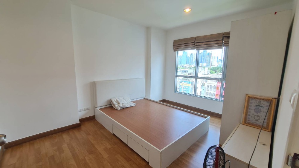 For SaleCondoKhlongtoei, Kluaynamthai : Urgent sale!!! Condo Aspire Rama 4, near BTS Ekkamai, opposite Bangkok University.