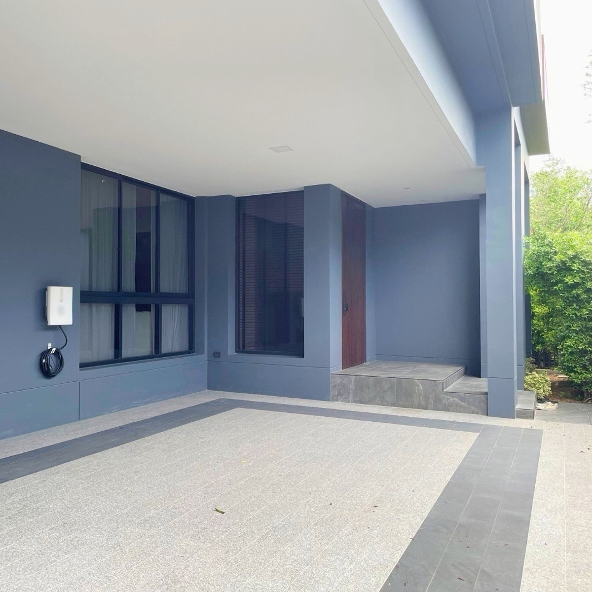 For RentHousePattanakan, Srinakarin : *Owner post* For rent Bugaan krungthep kreetha 3-storey detached house, modern luxury, with elevator, swimming pool view, ready to move in