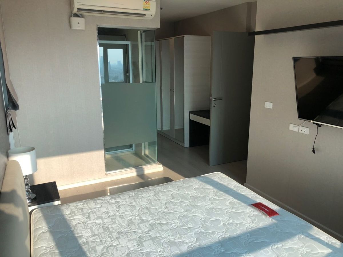 For RentCondoRatchadapisek, Huaikwang, Suttisan : (Ready to move in 1 Oct 2024) For rent Life @ Ratchadapisek, 10th floor, Building A
