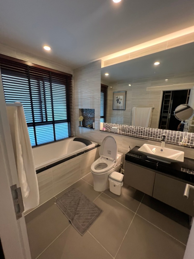 For RentHousePattanakan, Srinakarin : K-5895 For rent! Burasiri Phatthanakan, beautiful house, ready to move in, corner house, next to the common area