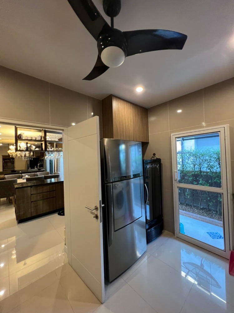 For RentHousePattanakan, Srinakarin : K-5895 For rent! Burasiri Phatthanakan, beautiful house, ready to move in, corner house, next to the common area