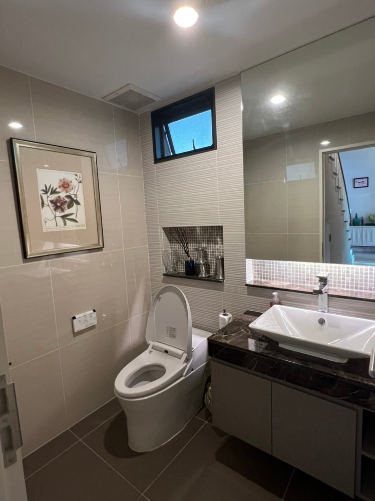 For RentHousePattanakan, Srinakarin : K-5895 For rent! Burasiri Phatthanakan, beautiful house, ready to move in, corner house, next to the common area