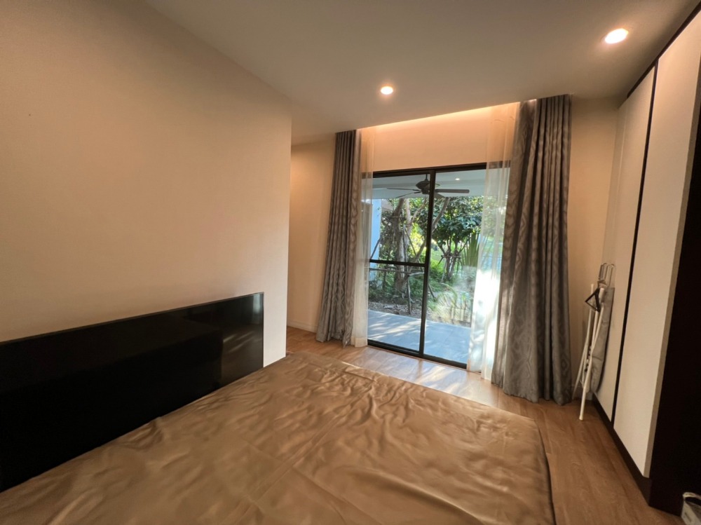 For RentHousePattanakan, Srinakarin : K-5895 For rent! Burasiri Phatthanakan, beautiful house, ready to move in, corner house, next to the common area