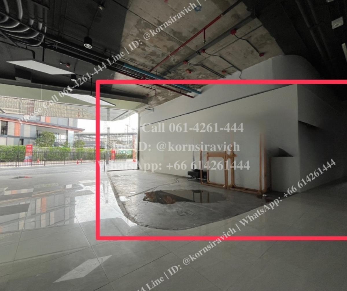 For RentRetail SpacePattanakan, Srinakarin : Rental space for business, G floor, Srinakarin Road, with 3,255 condo units around, with parking space