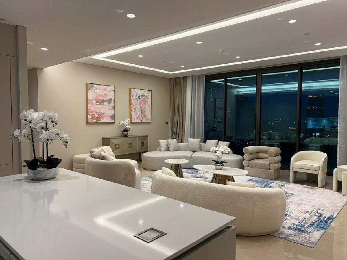 ขายคอนโดวิทยุ ชิดลม หลังสวน : คอนโดหรูให้เช่าและขาย The Residences at Sindhorn Kempinski หลังสวน ใจกลางเมือง ขนาดกว้าง 356 ตร.ม 5 ห้องนอน 7 ห้องน้ำ เหมาะสำหรับนักลงทุนและผู้มองหาคอนโดพรีเมียม Bangkok